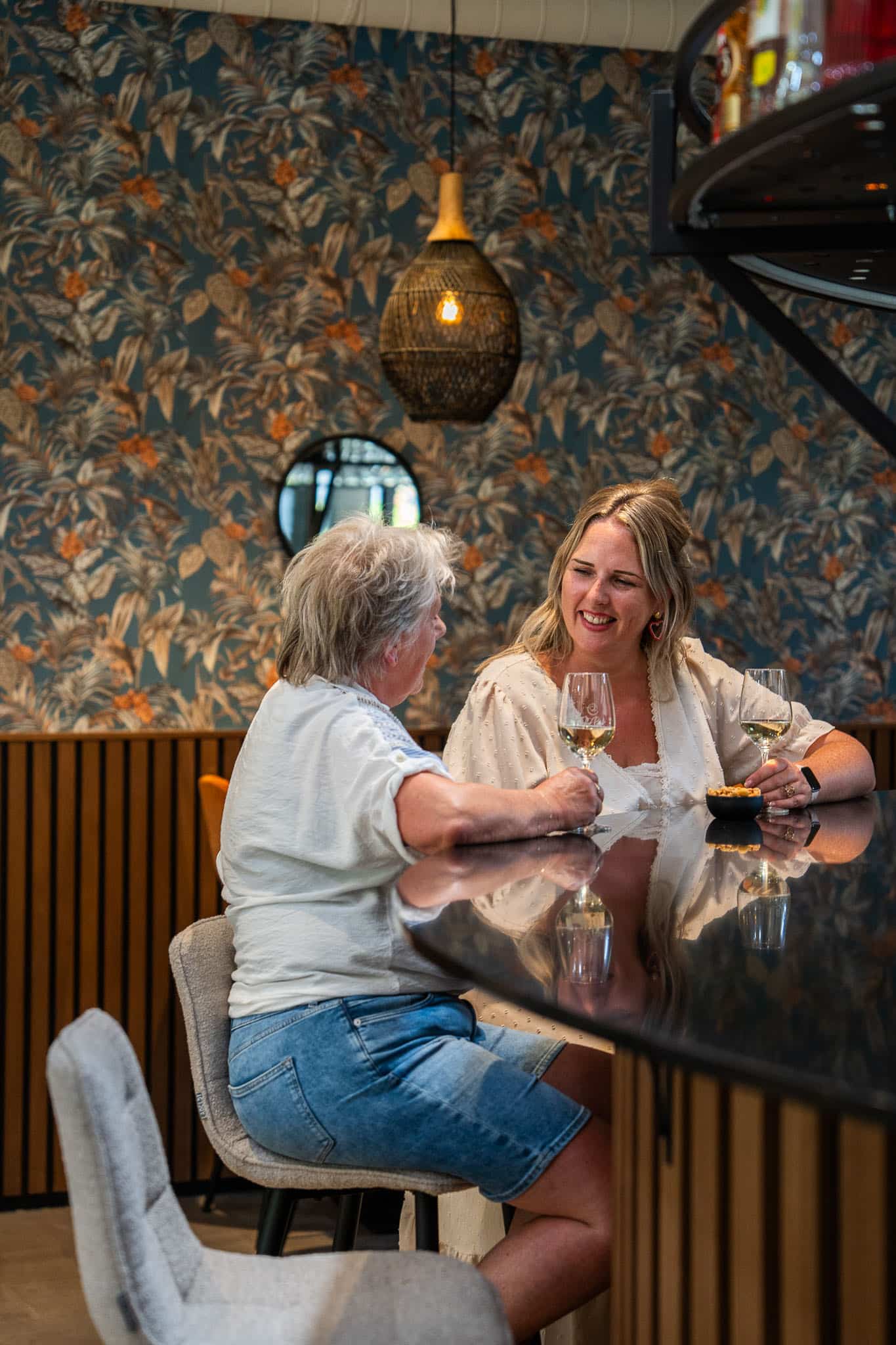 Resort de Brabantse Kempen – Restaurant – 13 Overleggen aan de bar bij @ThePark